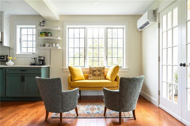 Building Photo - 304 Third Beach Rd