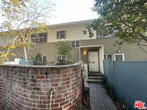 Building Photo - 5162 1/2 Village Green