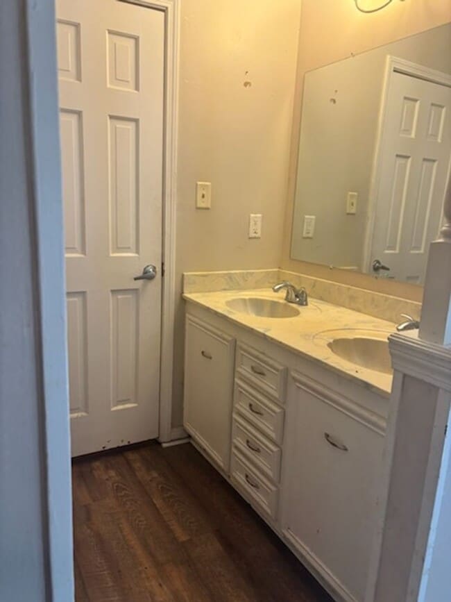 Building Photo - 3957 California Ave