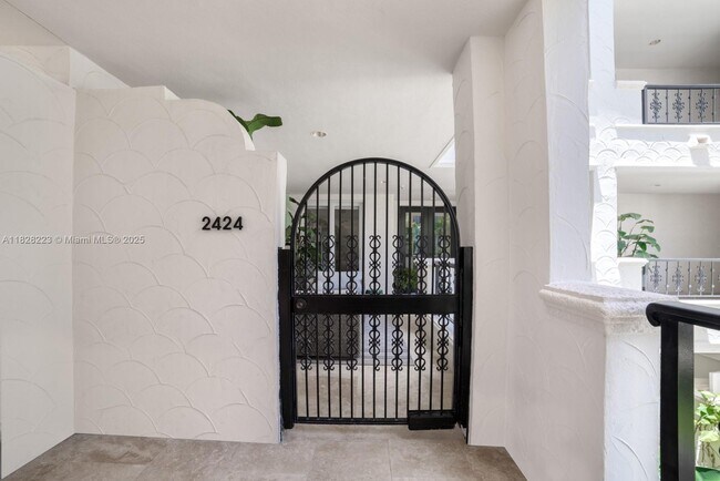 Building Photo - 2424 Fisher Island Dr
