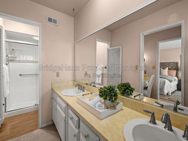 Building Photo - 7753 Via Capri