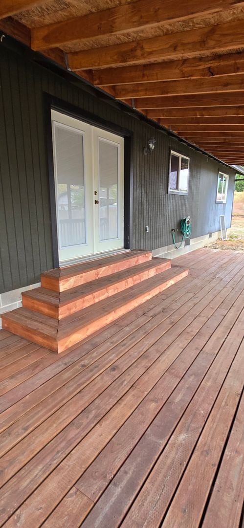 Building Photo - Four Bedroom Home with Fenced Yard in Green