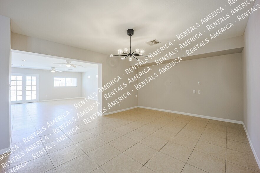 Building Photo - 614 N 74th St