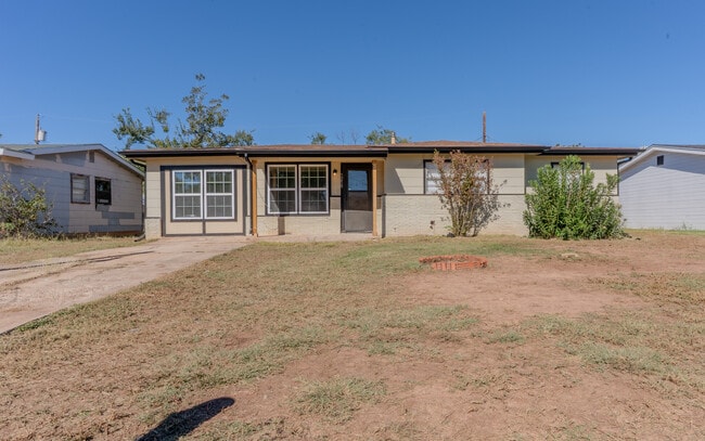 Building Photo - 5250 Durango Dr