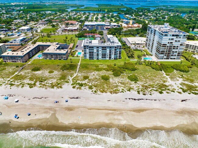 Building Photo - Welcome to Your Beachfront Escape at Beach Winds, Cocoa Beach!