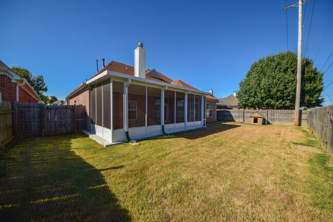 Building Photo - Great 3 bed, 2 bath home in Cordova with wonderful curb appeal.