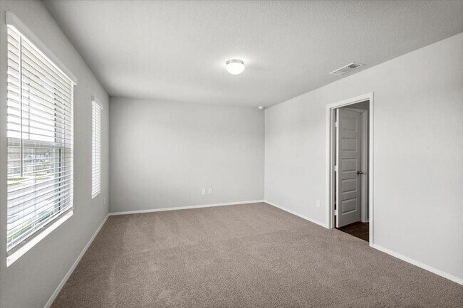 Building Photo - 2607 Totley Rd