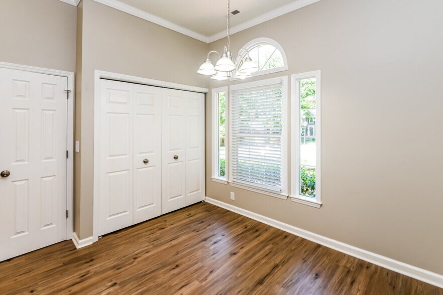 Building Photo - 10135 Elsenham Ln