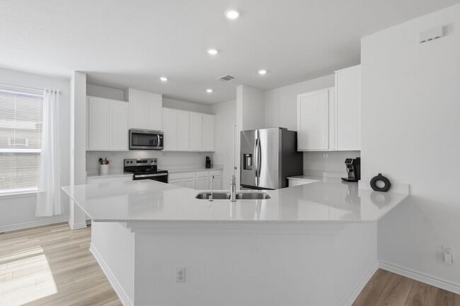 Building Photo - Charming 1-Story Near Lackland AFB & Sea World!