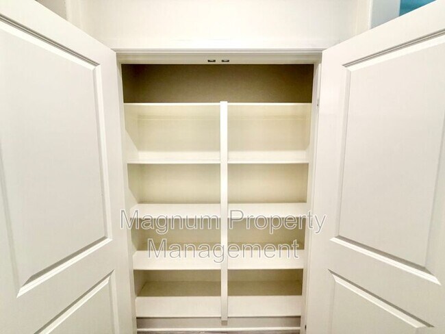 Building Photo - 25161 Harmony Ave