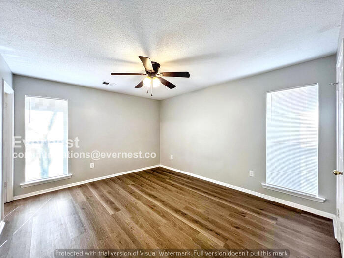 Building Photo - 3575 Shadow Oaks Pkwy