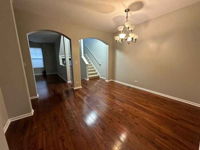 Building Photo - 482 Grosvenor Ln