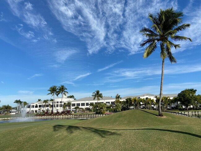 Building Photo - 10891 Fairmont Village Dr