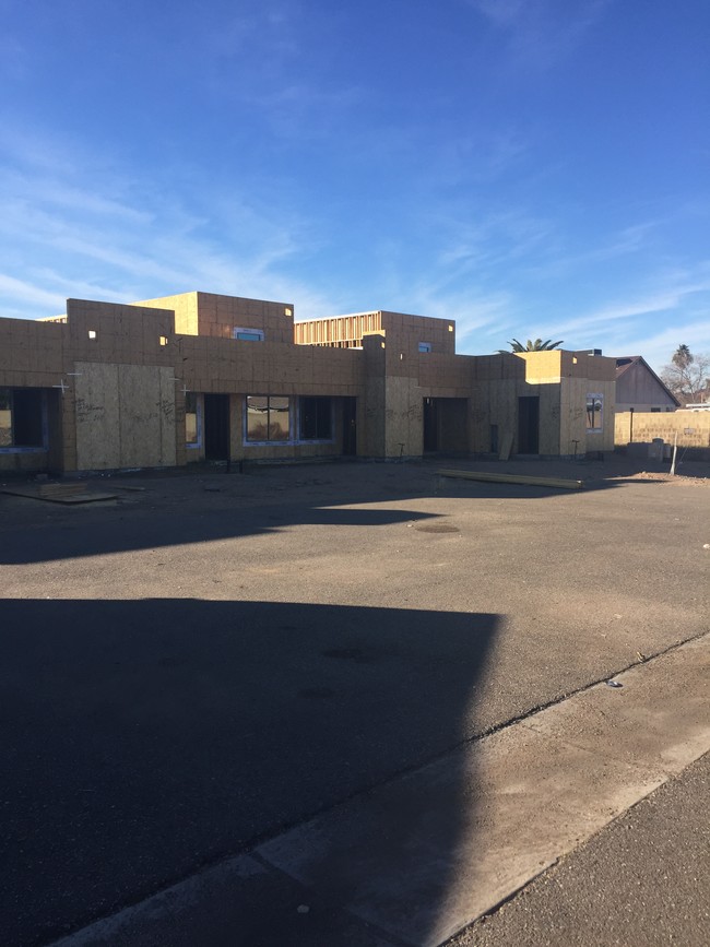 Building Photo - Westgreen Town Homes