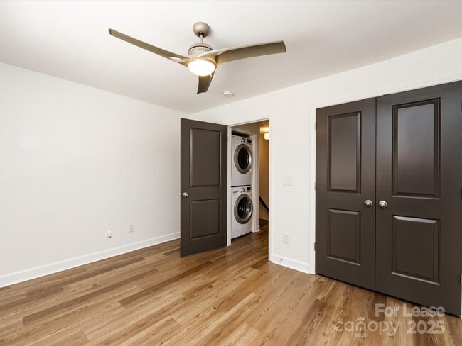 Building Photo - 1348 Green Oaks Ln