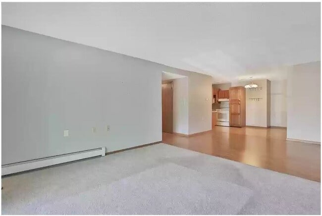 Building Photo - 4 Pine Tree Dr