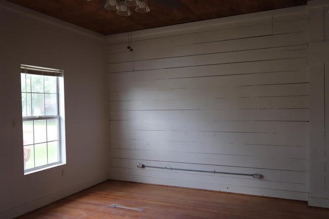 Building Photo - 170 S 4th St