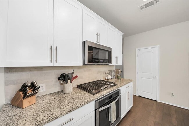 Building Photo - 8919 RoseWood Grove Ln