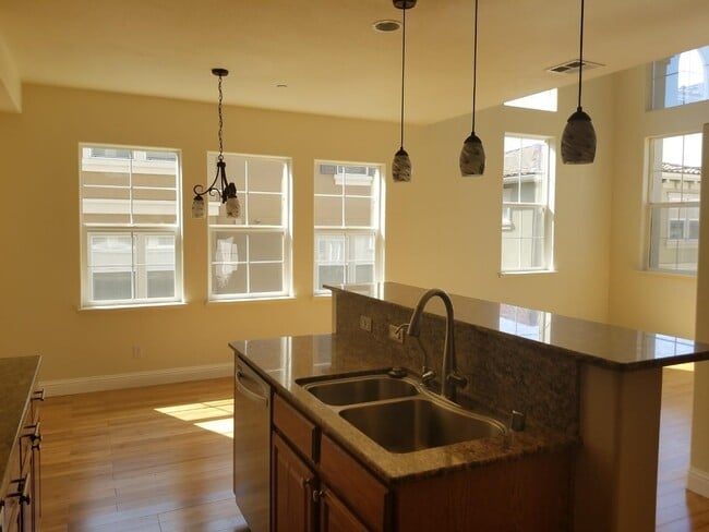 Building Photo - 2982 Larciano St