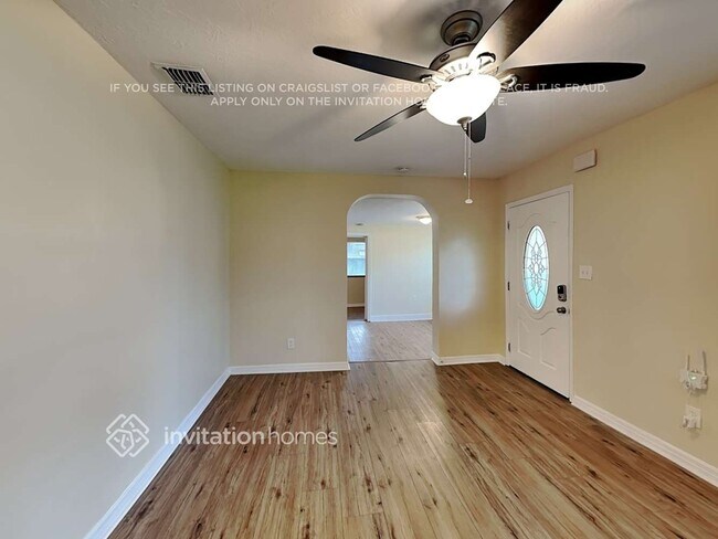 Building Photo - 1309 Tyrone Blvd N