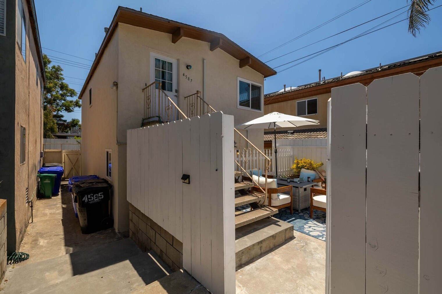 Building Photo - 4587 Saratoga Ave