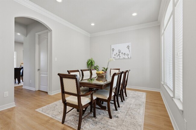 Building Photo - 18800 N Bee Cave Springs Cir