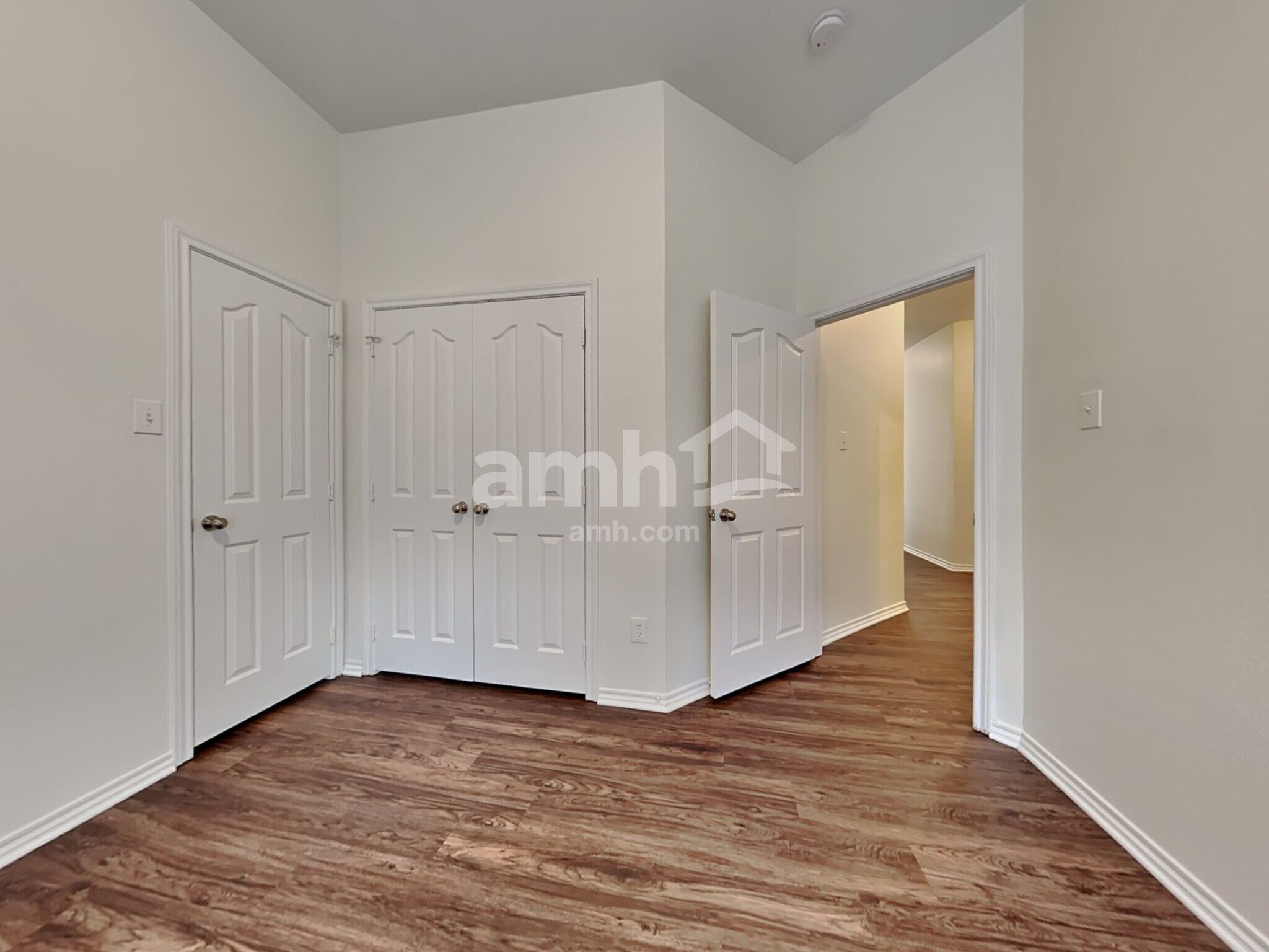 Building Photo - 5716 Ozark Dr