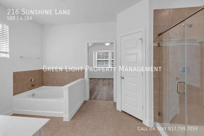 Building Photo - 216 Sunshine Ln