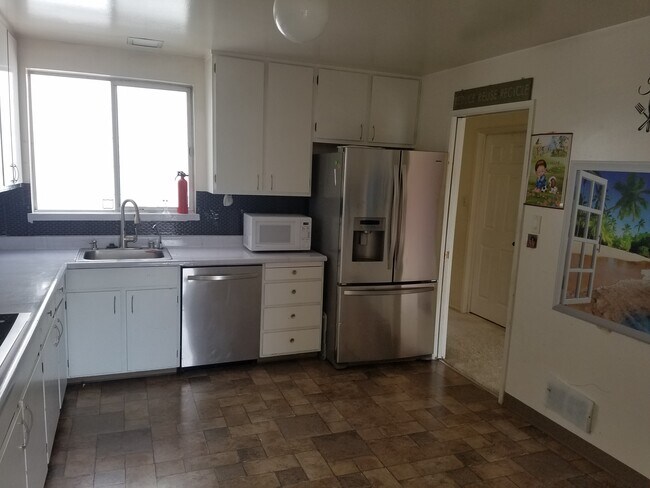 Building Photo - 471 Joost Ave