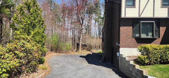 Building Photo - 62 Hovey Rd