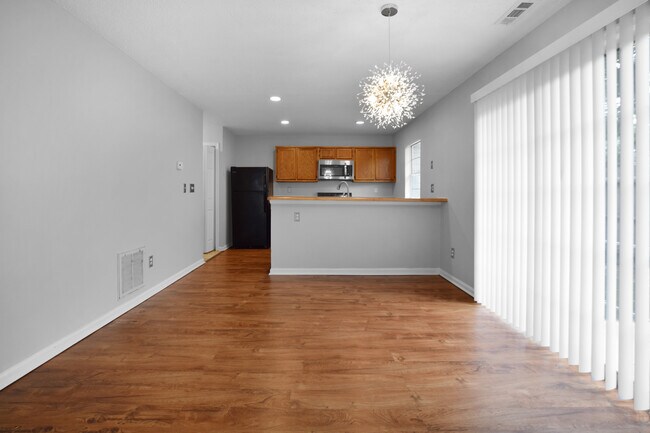 Building Photo - 240 Ferdinand Cir