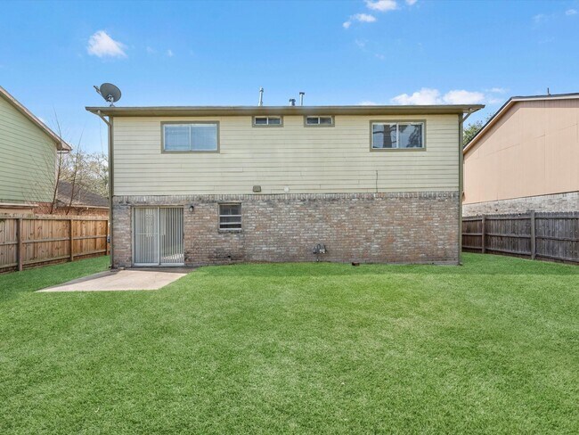 Building Photo - 19918 Bambiwoods Dr