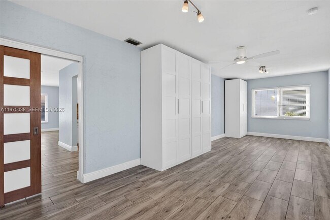 Building Photo - 7613 NW 67th Ave