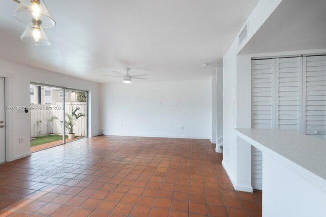 Building Photo - 6855 SW 45th Ln