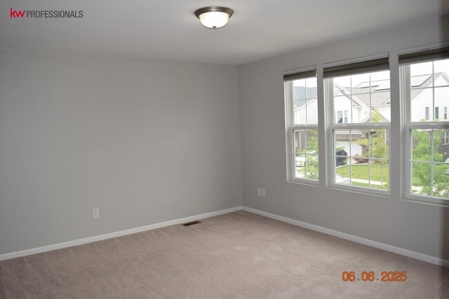 Building Photo - 49603 Shoreline Dr
