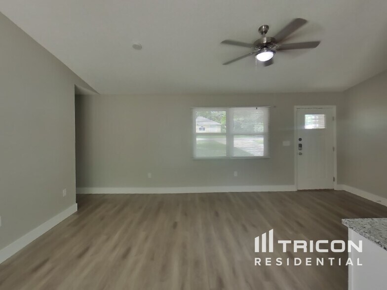 Building Photo - 6623 Freeport Dr