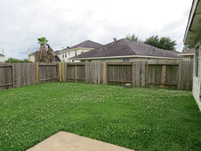 Building Photo - For Lease | 3 Bed, 2 Bath | 1,066 Sq Ft | Beer Creek Meadows|