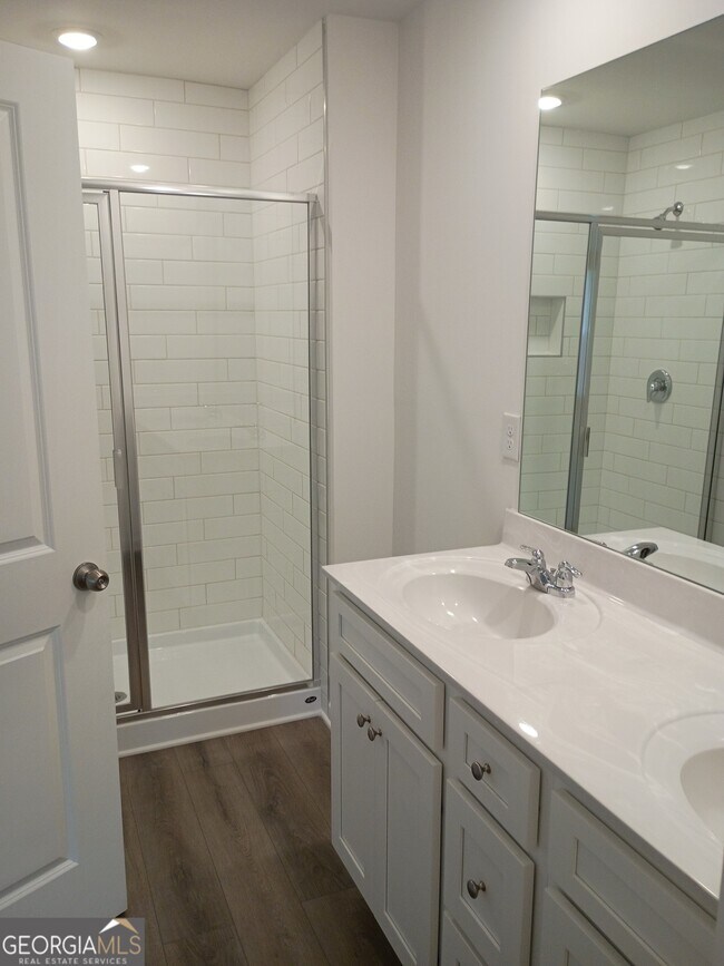 Building Photo - 248 Kenoot Dr