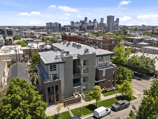 Building Photo - Modern 2 Bedroom Condo in LoHi