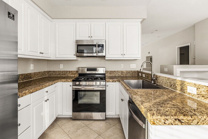 Building Photo - 33640 Willow Haven Ln