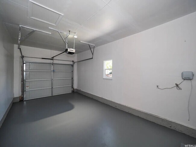 Building Photo - 1695 S 450 W