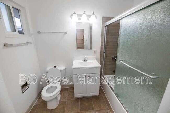 Building Photo - 1746 Kidder Ave