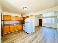 Building Photo - $400 Off Move In Special! Spacious 1 Bedro...