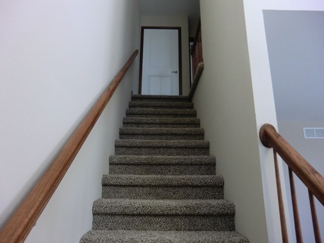 Building Photo - 1409 Village Circle Dr