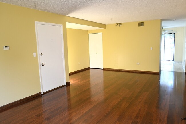 Building Photo - 1472 Carol Ct