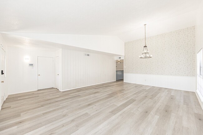 Building Photo - 16814 Kilwinning Dr