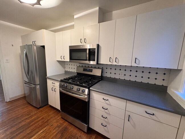 Building Photo - Beautiful Vintage Single-Family Home in San Francisco’s Mid-Richmond District