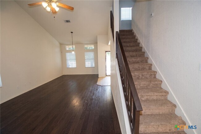 Building Photo - 5611 Bertha Dr