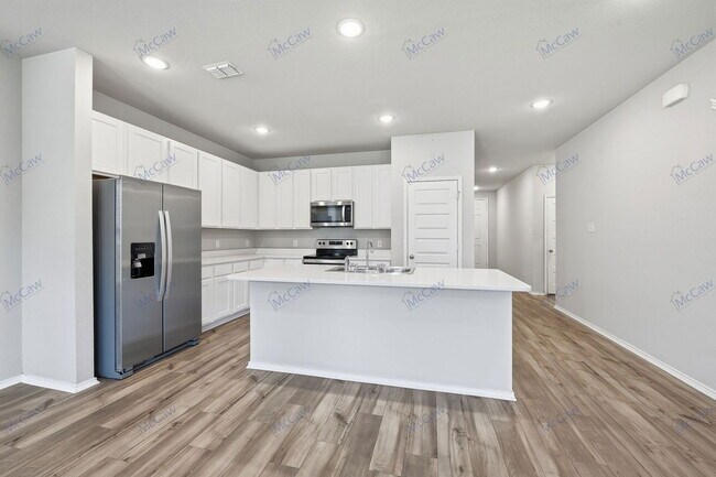 Building Photo - 8005 Gangway Dr