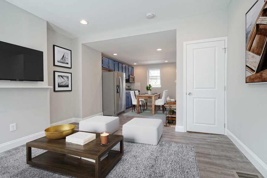 Primary Photo - 2141 Titan St